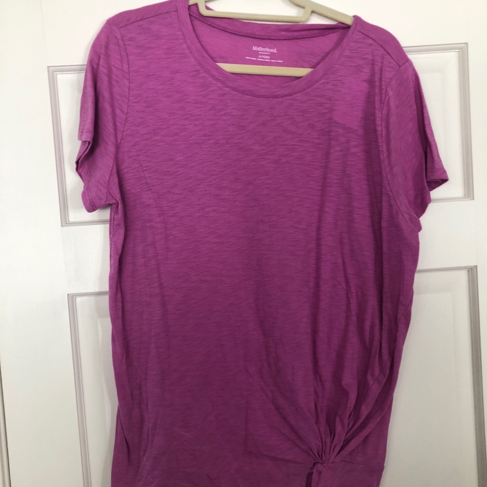 NWT Motherhood maternity T shirt